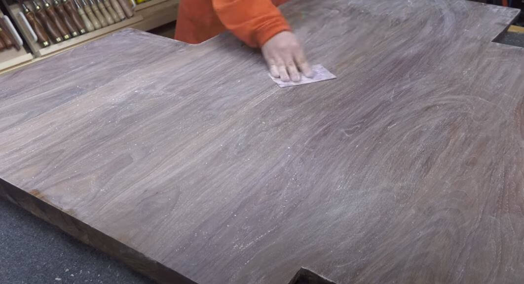 lightly sanding polyurethane