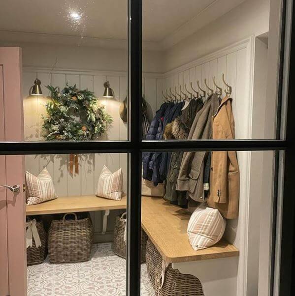mudroom ideas with bench